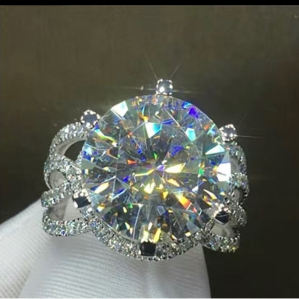 Silver plated inlaid solitaire zircon ring
